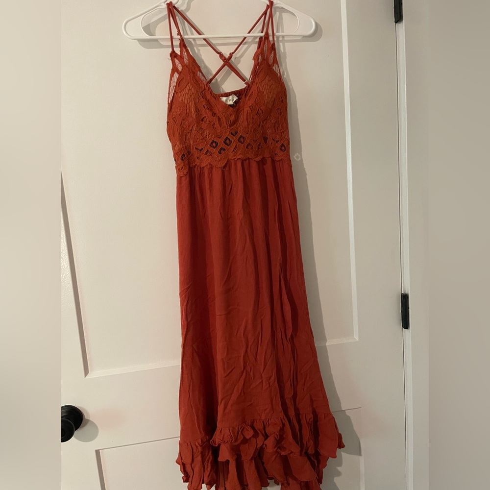 LA MIEL Lace-Trimmed Rust Maxi Dress
